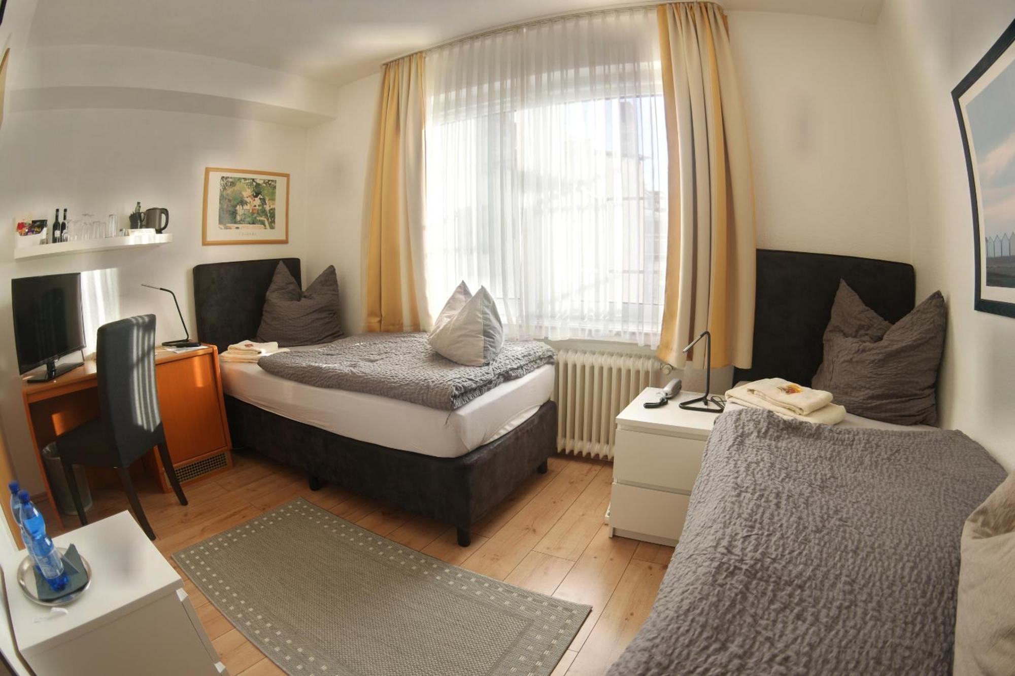 Hotel Merlin Garni Cologne Chambre photo