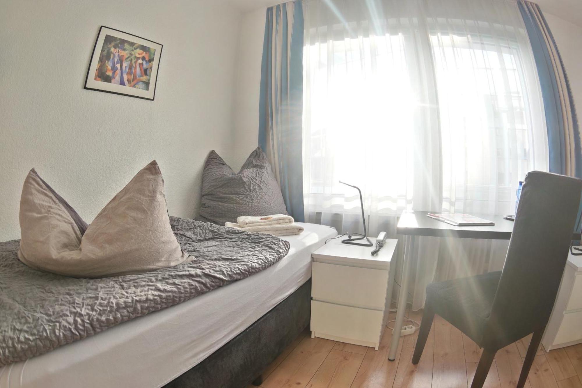 Hotel Merlin Garni Cologne Chambre photo