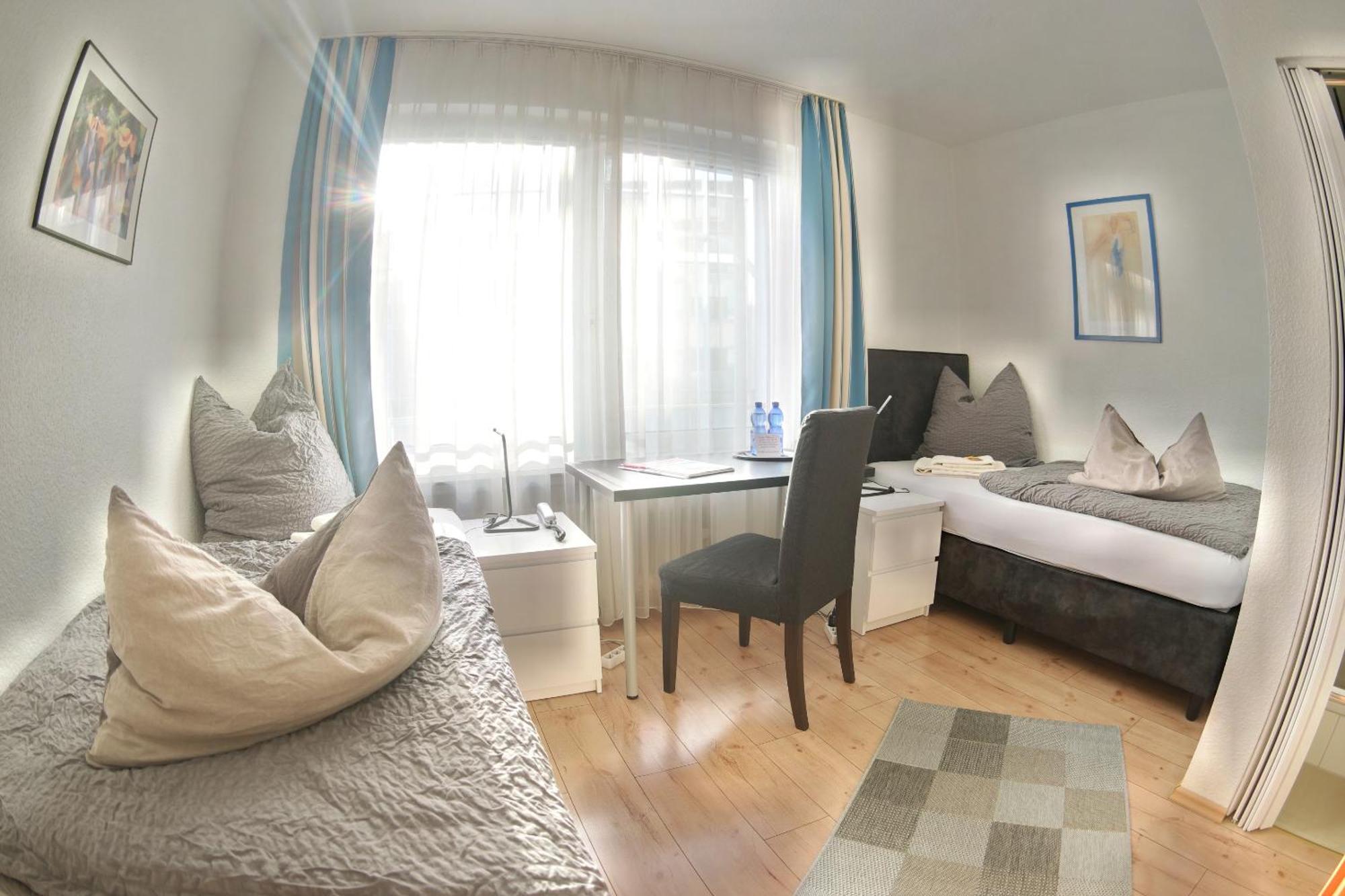 Hotel Merlin Garni Cologne Chambre photo